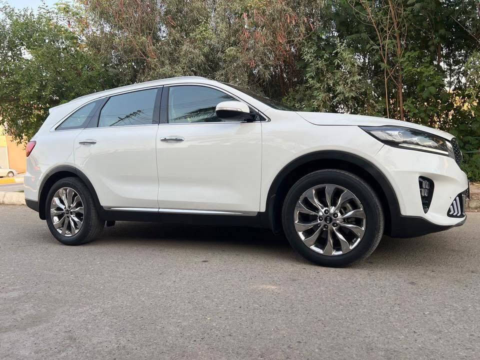 كيا سورنتو خليجي 
رقم الماني مشروع وطني 
موديل ٢٠١٩ شكل ال٢٠
لون ابيض 
٦ سلندر ٧ راكب 
فوووووول مواصفات بدون فتحة 
بصمتين: تشغيل وتقفيل 
بردات خلفية اصلية 
الباب الخلفي كهرباء 
كشنات جلد اصلي لونين 
كشنات ٢ كهرباء 
شاشة كبيرة اندرويد 
جي : بي: اس : خرائط طرق 
اريل ابيض طيارة 
كامرة دوارة اصلية 
حساس امامي وخلفي 
مري شفط مع القفل 
تحكم استيرن فول 
حاكية : ابلوتوث: اوكس 
كيجات السرعة زئبقية 
شاشة الدشبول الكترونية 
نظام ايكو درايف 
نظام سبورت ورياضي وعادي 
تبريد ابيانو لمس 
تبريد ٣ قطع ثلج 
مانع انزلاق وانحدار 
اضواء ترحيب بليدات 
علامة سورنتو بلدوسة 
لد امامي وخلفي 
لايت زنون اصلي 
اشاير بلمري 
يدات نيكل اصلي 
ويل اكروم ١٩
تخم تاير جديد لك 
ماشية ٦٤ الف اصلي 
لايت اسود ٥ عدسات 
كير ومكينة وصدر وحدادية وتبريد خير من اللة 
بدون ضربة وتبديل واشخوط وبارد وصبغ عدى صبغ شبرين ابراس البنيد بدون فتح ومعجون 
سيارة جديدة ومال بيت مابية اي نقص 
الرقم الدولي الجديد/ هزة جديدة/ سنوية جديدة 
كتلوكات الشركة موجودات// البصمة الثانية ممستخدمة// 
السعر ٢٢٨$ نهايتة 
***********
