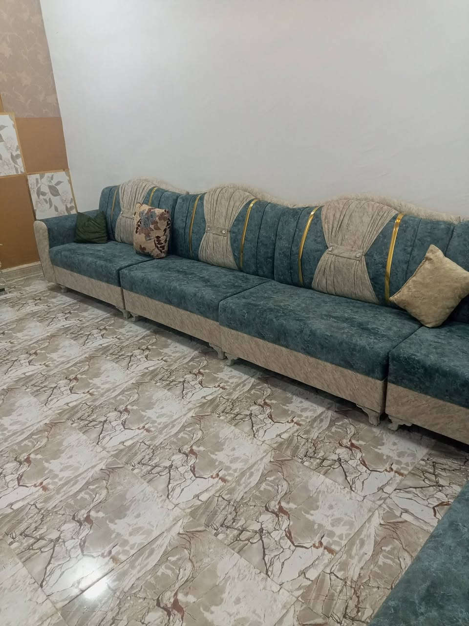 السلام عليكم
كاونتر ٤ متر تقريبآ نظيف ب٢٥٠
ديوان ١٢قطعة بلايود موا اسيورة ب٧٥٠
اثنينهن بمليون وبيهن مجال للشراي


**إذا كنت صاحب هذا الإعلان وتريد حذفه لأي سبب، رجاءا أرسل رسالة إلى الدعم الفني**