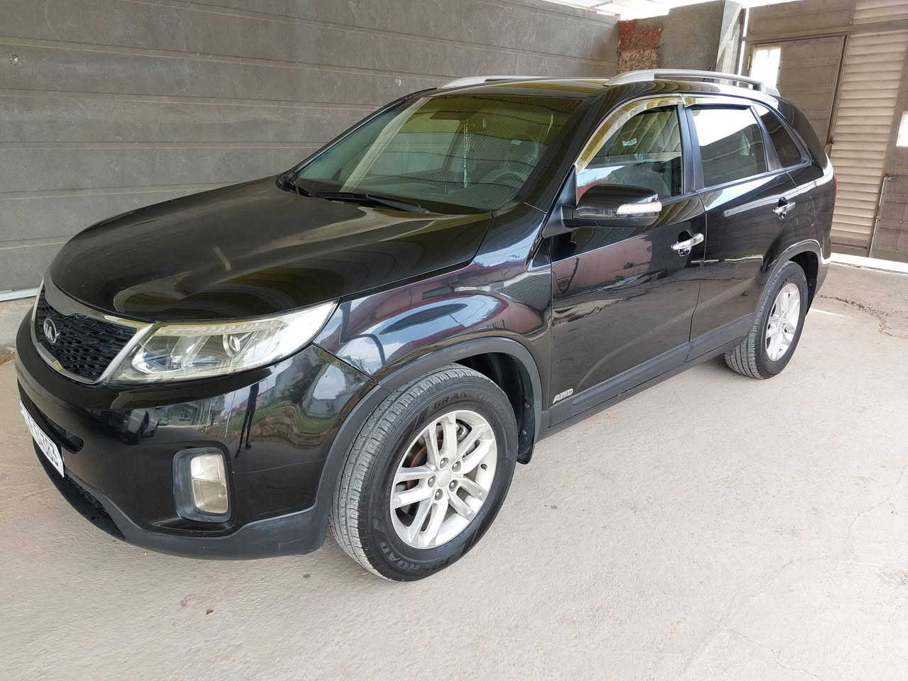 السلام عليكم سورنتو موديل 2014 رقم بغداد انكليزي سنويه وهزه جديد بيهه جاملغ وبنيد بدوان دواخل والباقي كفاله كير محرك حداديه مكفولات ماشيه 148 الف تبريد ثلج تخم تايرات جداد كهربائية كلهه شغاله سياره جاهزه من كلشي السعر 133 وبيهه مجال مكاني بابل ***********
