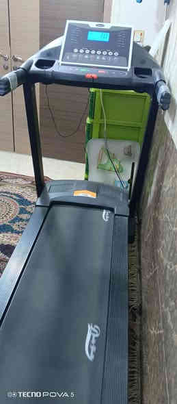 جهاز جري للبيع
يحمل وزن 150 حقيقي
دبل ماطور جبلي
ماركه معروفه اصلي 
محرك ابيض يعني مال قاعات يتحمل مو ازرك نفس مال أهل لبيجات
 يحتوي على 
12 سرعه
جبلي 15 وضع
بلوتوث 
ينطبك ما ياخذ مساحه
عد السعرات الحرارية و نبض القلب
مكان كربلاء كنطره السلام 
سعر 600 الف 
***********
