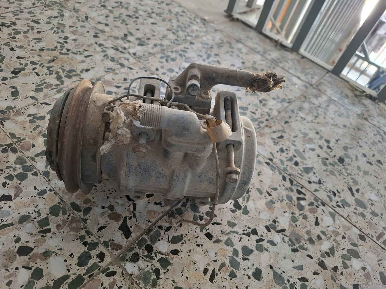 كمبريسر سوبر موديل ٨٢ مكينه فايف ام للبيع المكان البصره
***********

