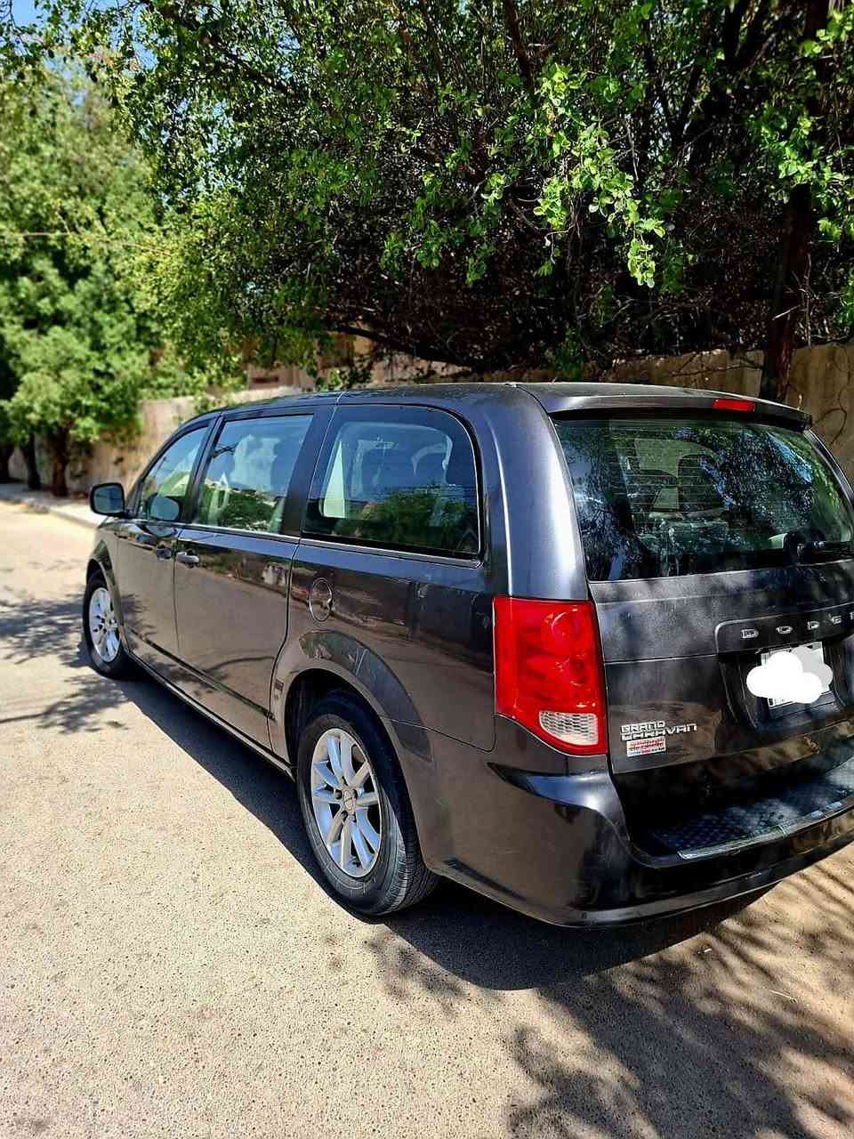 متاح ..
سيارة دوج كرفان كراند 
رقم جديد بغداد 
تبريد ٣ قطع 
تحكم ستيرن 
سياحي 
شاشة سقف 
بيبان وجنطة ميكانيك 
صبغ قطعتين 
موديل 2019 
العنوان بغداد الداوودي 
سعر 175 $
سنوية جديدة  
ارقام جدد 
تخم تاير جدد 
غير متواجد على النت  
هاتف ***********
