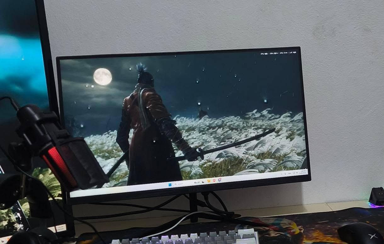 شاشة قيمنق MASS للبيع - مستعملة ونظيفة جداً

الماركة: MASS.
الحجم: 24 إنش.
الـتـردد: 165Hz (سلاسة تامة بالألعاب السريعة).
الدقة ونوع البانل: 1080p FHD مع لوحة IPS لألوان خرافية وزوايا رؤية واضحة.
ملاحظة: (ينشد إلها ستاند).
السعر:
125 ألف دينار عراقي (وبيها مجال بسيط للشراي)
للتواصل والاستفسار:
واتساب او اتصال: ***********
