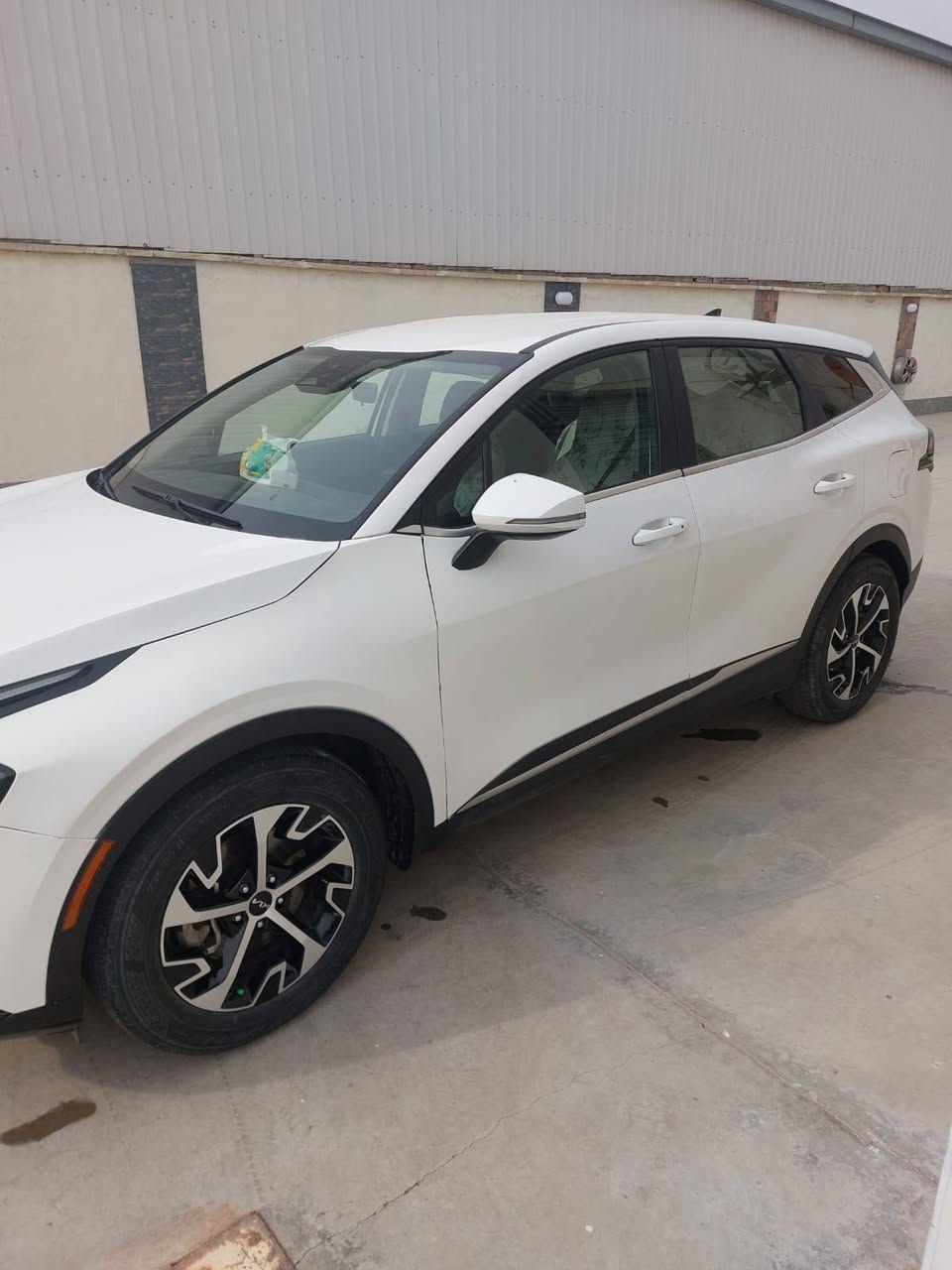 السلام عليكم
البيع سبورتج وارد امريكي
مواصفات نص فول ماشيه29
حادث جاملق وصبغ شويه من لباب 
بدون دواخل السعر183 وبيهه مجال 
العنوان بغداد جسر ديالى الجديد 
 رقم الهاتف ***********
