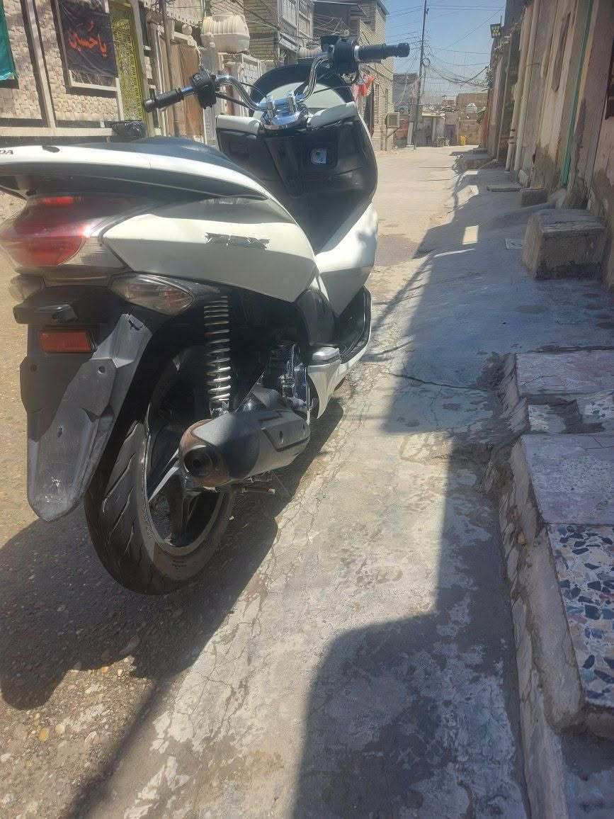 بسي اكس جيل الاول ياباني  كهربايات كله شغاله دراجه حلوه مكاني بغدادمدينه الصدر ***********
