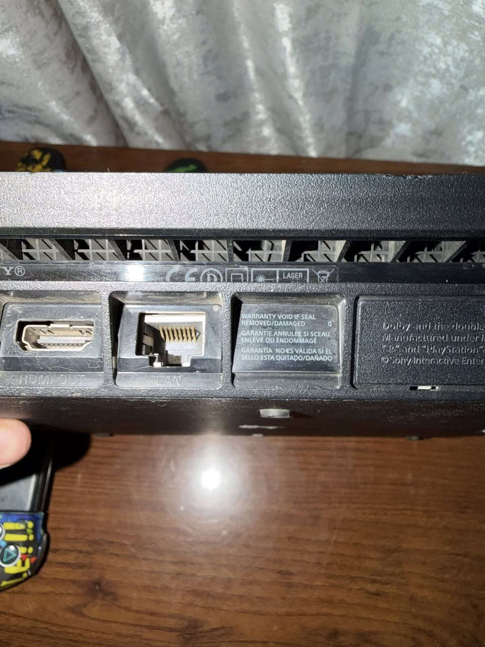 السلام عليكم..
بلي 4 سلم مهكر 1 تيرا 
مع ups 1500 بعده جديد
مع جوستكات عدد 2
مع كيبلات التشغيل كامله
الجهاز جدا نظيف ما مصلح لوك ستيكر 
مع 13 لعبه
مع ميز تلفزون يتحمل شاشه لحد حجم 55
موجوده عندي شاشه حجم 43  ماركه deko
العنوان بغداد الزعفرانية 
***********
السعر مع الشاشه 500 الف 
يوجد توصيل داخل بغداد
