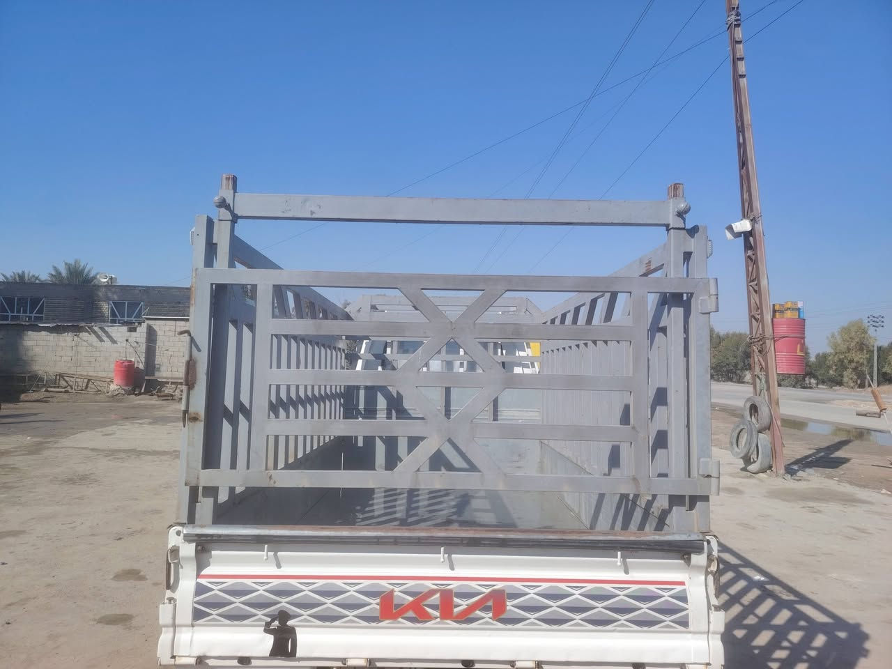 السلام عليكم كية فحل ٢٠٢١ مكينة توني مبدل طابوكة جديدة تحويرة ويالة وتايرات وستندات وتانكي ١٢٠ لتر محور تايرات كلها جدد امامي وخلفي شرط الانضافة رقمهة بابل الاستفسار ***********
