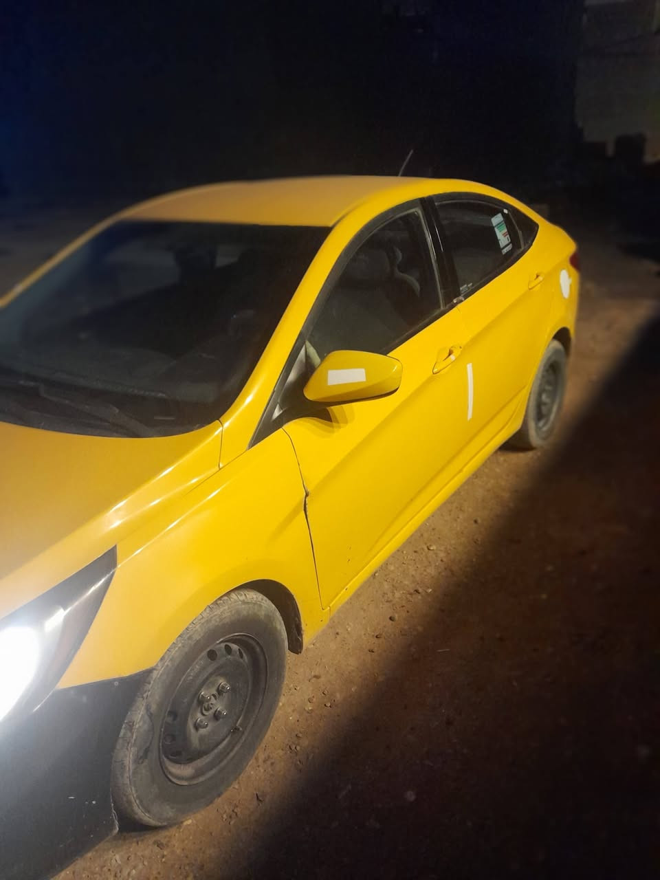 سلام عليكم اكسنت مضلع موديل 13وارد امريكي  تكسي 1600-GDI هيئه غرامات مصفر حادثه جاملغ اليمنه تخم تاير جديد تبريد ثلج❄☃️ السياره خير من الله مشيها رقم بغداد  شاشه للبيع السعر 79و بيها مجال بصيط مكاني بغداد المحموديه رقمي***********
