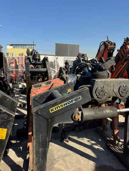 وصل كماشت بلوك اورباي الى محلي اي شخص يريد يشتري خلي يتوصل معي على واتساب ***********
