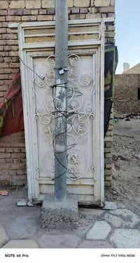 باب تفصال ثقيل سعره 200وبيه مجال قليل لاستفسار 07728010208