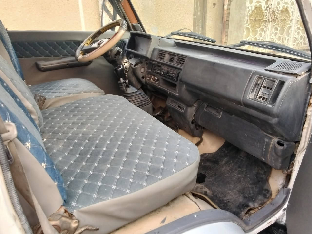 كيا موديل 95 ، رقم ديالى دوالي ارقامها طالعه
كير اكسن محرك شاصي تمام 
السعر 58 $.        ***********
مكاني بغداد غير متواجد على النت
