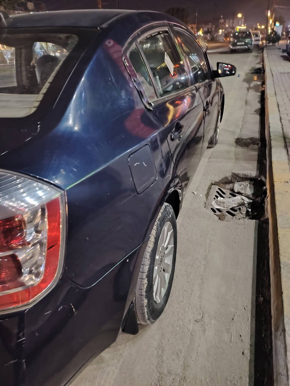 نيسان سنترا وارد خليجي ٢٠٠٨ سياره صبغ عام بيه وبيه نقوصات  محرك جديد شاده قبل فترا  سعر ٥٥  ***********. ما اعرف شبيه حادث ال يجي هوه يفحصه
