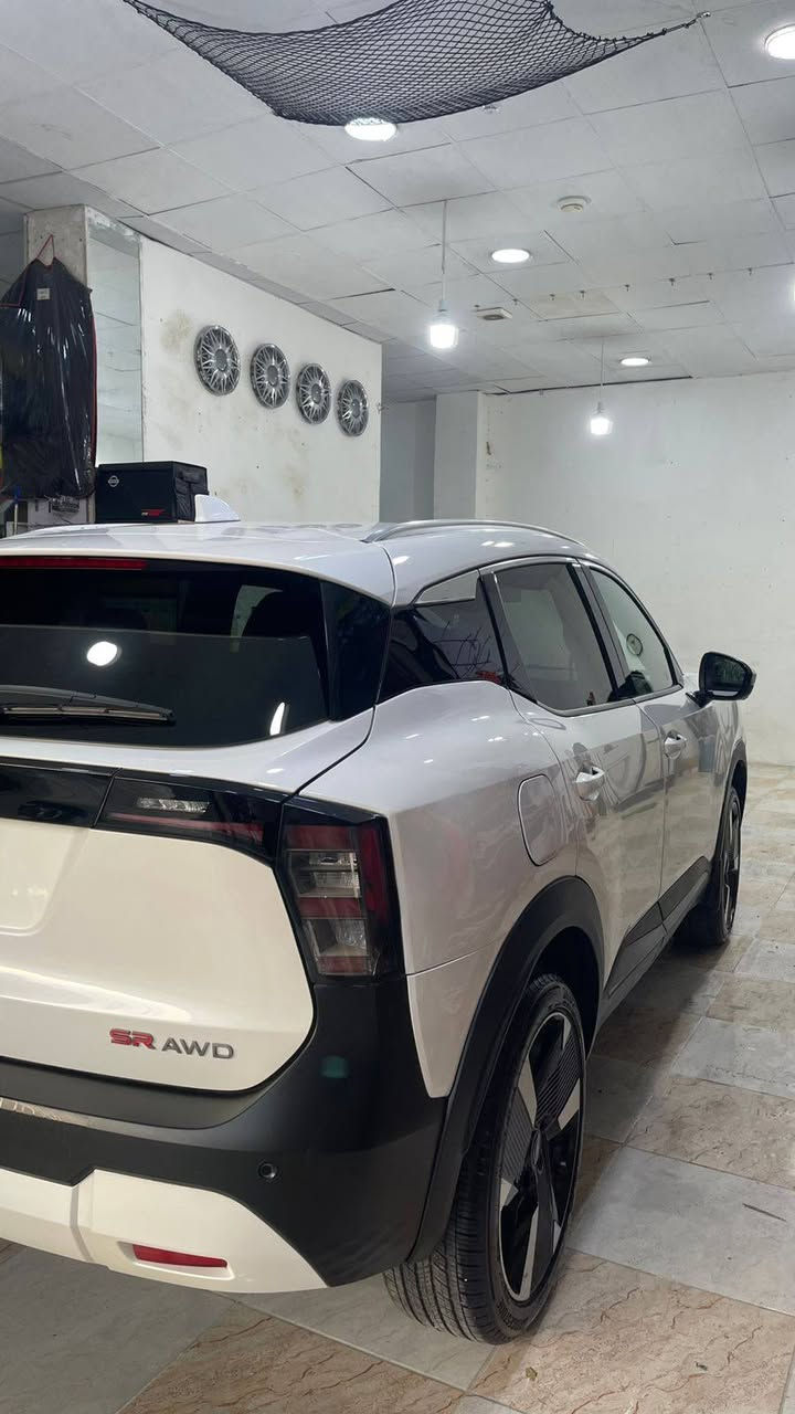 للبيع نيسان كيكس موديل ٢٠٢٥ ماشي ٦٠٠ميل فقط زيروو مواصفاتSRAwd
حادث سيارة  جملغ امامي سبخ و جاملغي خلفي ٢ شبر سبغ
بدون دواخل أرباكات كل سليمة عدا بردة ، مواصفات سيارة دبل اكسل، بصمه اتو هولد، رادار ٣٦٠،كيج الكتروني، رادار أزرق ، حساسات،  ٤ كاميرات و بعد هواي مواصفات 
سعر ١٧٧ وبيه مجال قليل
مكان اربيل 
***********
