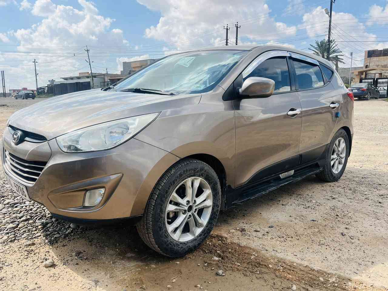 توسان ٢٠١٠ نظيفه تخم تاير جديد   السياره نظيفه كلش ضررها مبين بالسونار بسيط كلش بدون دواخل 
محرك ٢٠٠٠
مري شفط 
تدفئة تبريد كلشي شغال ما بيها اي نقص 
السعر ١٣٠  
المكان تكريت 
التواصل على الرقم ***********
