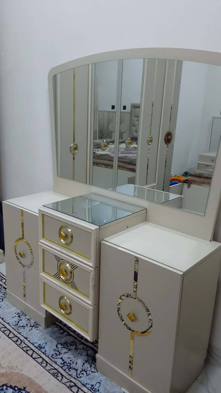 غرفه تركي شويه يعوزها ترتيب 
ماخذها بمليون وربع ادفع سعر


**إذا كنت صاحب هذا الإعلان وتريد حذفه لأي سبب، رجاءا أرسل رسالة إلى الدعم الفني**