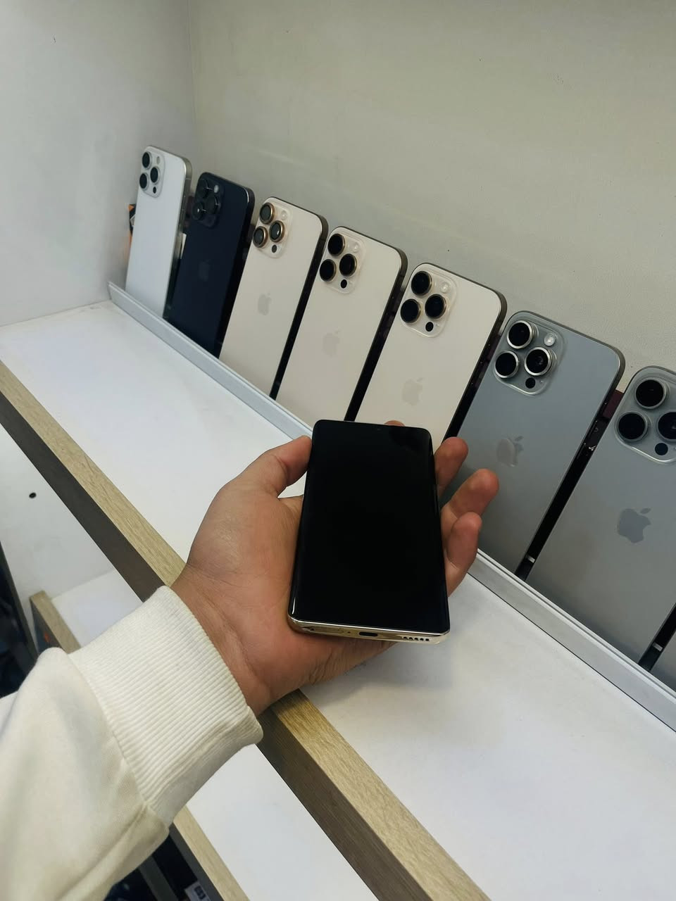 HONOR X9C
ذكره 256وعشوائيه 12

جهاز نضيف فول تفاصيل اكثر الأمير للموبايل فلكه حبيب رعاش رسلونه او تصل ع ***********
