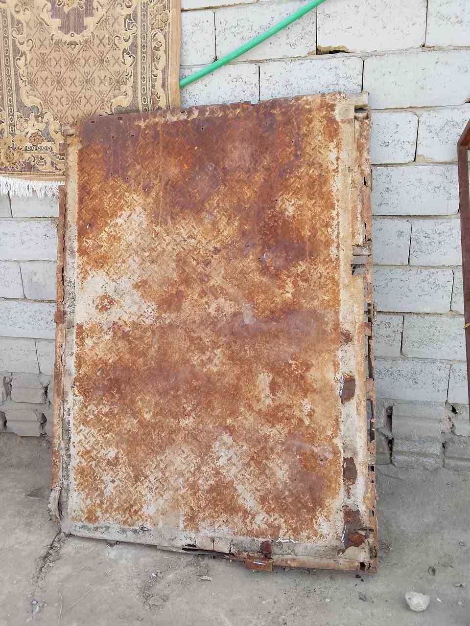 السلام عليكم عندي محجر مع حصيره بدي للبيع 
الرقم ***********
