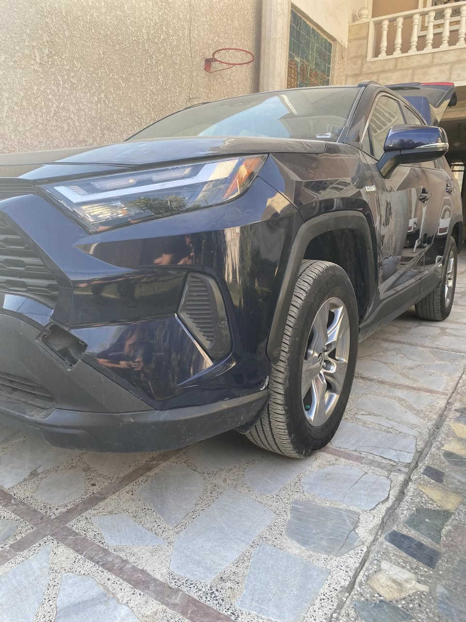 سلام عليكم 
 Rav4  XLE HYBRID
راف فور للبيع رقم بغداد ا فول ((حادث خفيف)) 1\1
———-////———
موديل 2024دخول جديد
——////———-
الموصفات :~
*فتحه سقف
*بصمه+ دخول ذكي
*رادار امامي 
*نقطه عمياء
*صندوق كهرباء
*شاشه كبيره تدعم كار بلي والنظام الحديث من تيوتا
*كشنات كهرباء
*هند بريك بصمه
*مودات اوامر صوتيه
*اوتو هولد
*كشنات لونين 
*كروس سرعه
*حساسات ضغط اطارات
*رادر بل مرئي
((بعد هواي مواصفات بيه)) 
———:///______
الحادث:~
الحادث  كما موضح بصور ((حادث خفيف))
((بدون قطرة صبغ سياره ))جاملغ نفس لون بشرط مبدل وبارد بحافة البنيد وبارد حافت باب فقط بدون دواخل سياره) 
السعر /238 ييه مجال  ماكو هيج راف فور على هيج ضربه خفيفه 
رقم الهاتف. 
***********
