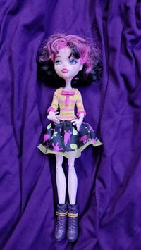 مجموعة مونستر هاي • دمى