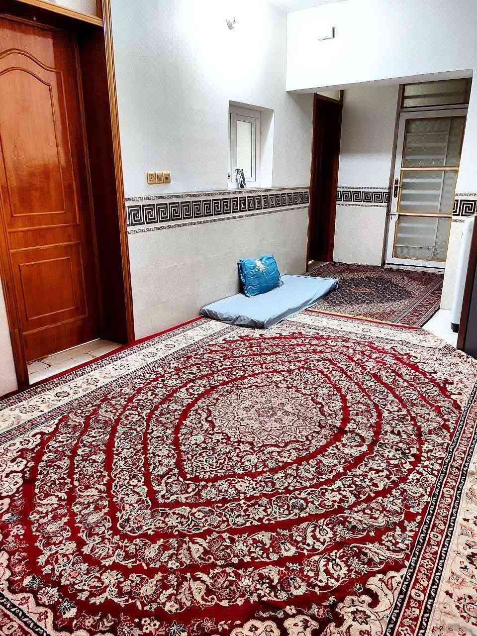 متوفر بيت للبيع إستثمار أو للسكن او ايجار سنوي في كربلاء داخل القطع نظام كهرباء مستمر العتبه ٣ طوابق نظام شقق مساحه ٨٨ متر او شريك ٢يكعدون بيه يم صحن العقيلة خارج نطاق تخطيط التوسعه يم مول الفردوس ومنطقه قابلة للصعود بسبب الاعمار اذا استثمار كل طابق دفتر سنوي أو أكثر حسب الاستثمار ***********...بسعر حسب المنطقه مليار ٣بيت على الشارع
