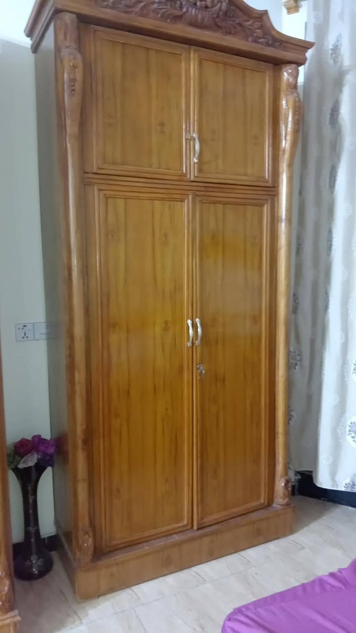 غرفه اخشاب جديده تضل طول العمرر مو يومين تتكسر دوم طول العمر وياك ونضيفه من الدواخل والخارج مليونين ونص وبيها مجال تتدللون للتواصل واتساب ***********
