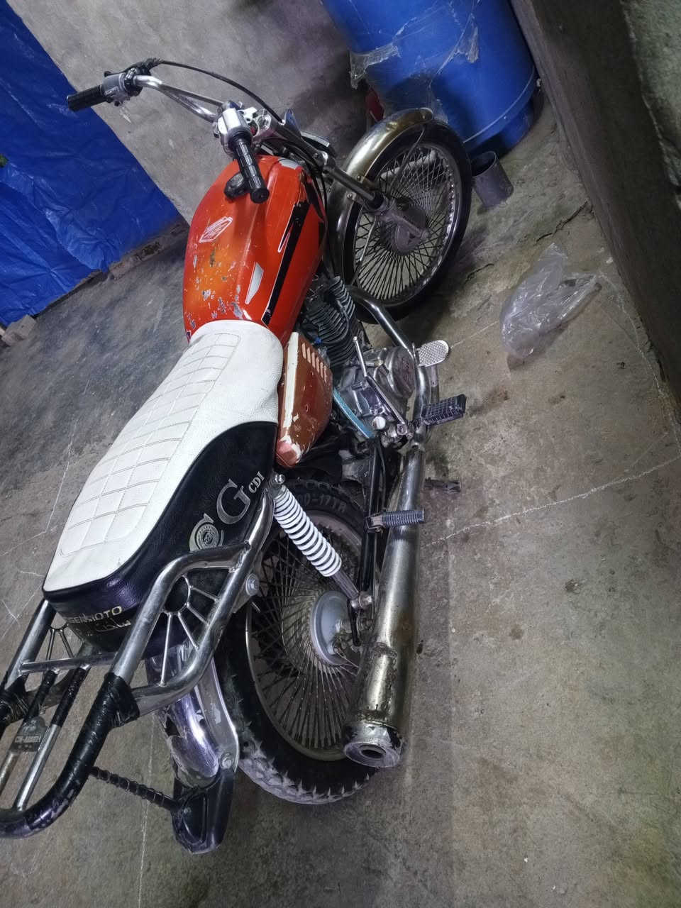 السعر 200 ***********
