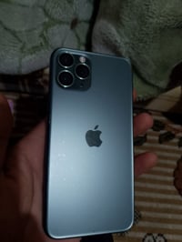 ايفون ١١ برو • ذاكرة ٦٤ • بطارية ٦٨٪