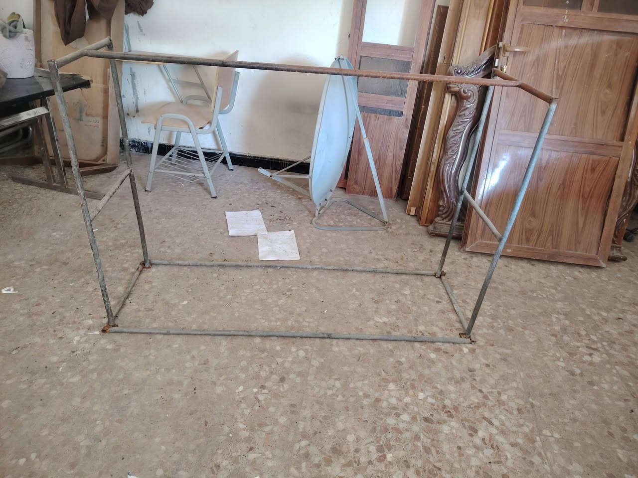 اغراض للبيع مكان حي الجهاد الرفاق بغداد ***********
