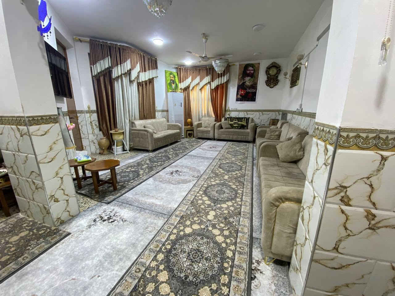 الســلام عليــكم
دار للبيـــــع
زراعـــي سند25
طابقين بناء حديث
العنوان🌏/حله نادر التاجيه 3
محتويات الدار ⛺️/ 4غرف نوم واستقبال ومطبخ وهول وكراج سياره وحديقه 
موقع مميز وسعر مناسب😎

الـــاــاـ ســتــفــســار اكـــثــــر زيـــارة مكـــــتب القـــــــلعـــة 
المـــكـــان حـــلـه ورديـــــه خــــارج قـــبــل مــجــمــع
الــوُرديــــه الطــبـــي…
مكـــــتب القـــــــلعـــة 
مـــريـــح و مــــضمــون ——
 ***********  ريـــاض الــبــكـري
‏‭0781 448 2411‬  قـــاســـم الــبــكــري
