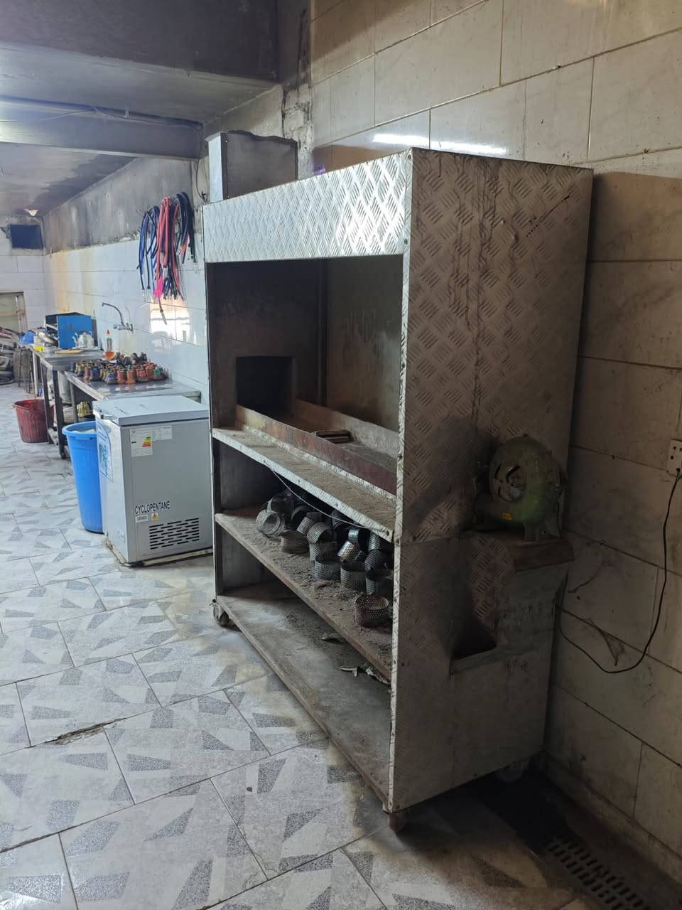 اراكيل وغراض للبيع للإستفسار ***********مكانهه الكاظميه
