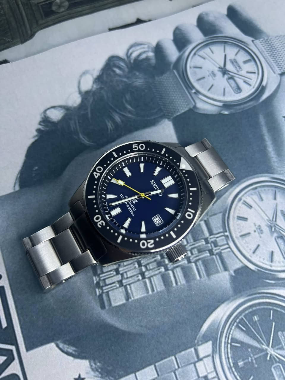 مرحباً
ساعة سيكو بروسبكس (Seiko Prospex) - الإصدار الخاص
العلامة التجارية: سيكو (Seiko) اليابانية الرائدة في عالم الساعات الاحترافية.
نوع الإصدار: إصدار خاص (Special Edition) يتميز بتفاصيل حصرية تميزه عن الموديلات التقليدية.
قطر الساعة: تأتي بمقاس 41 ملم، وهو الحجم المثالي الذي يجمع بين الهيبة على المعصم والراحة في الارتداء.
الماكينة: تعمل بحركة أوتوماتيكية متطورة فئة 6R35 التي توفر دقة زمنية فائقة.
احتياطي الطاقة: تتمتع بقدرة تشغيل مذهلة تصل إلى اكثر من 50 ساعة الهيكل والزجاج: مصنوعة من الفولاذ المقاوم للصدأ مع زجاج ياقوتي
Sapphire Crya1) أم ا
مقاومة الماء: مصنفة Diver's Watch 200m 5، مما يجعلها مناسبة للغوص المحترف والظروف القاسية
الحالة: الساعة أصلية بالكامل ومستخدمة مره واحدة فقط مع كامل مرفقاتها حته الكيس باسم Seiko
اسعارها تتراوح بين $1300-$900

لمعرفة سعر مراسلة الصفحة


**إذا كنت صاحب هذا الإعلان وتريد حذفه لأي سبب، رجاءا أرسل رسالة إلى الدعم الفني**