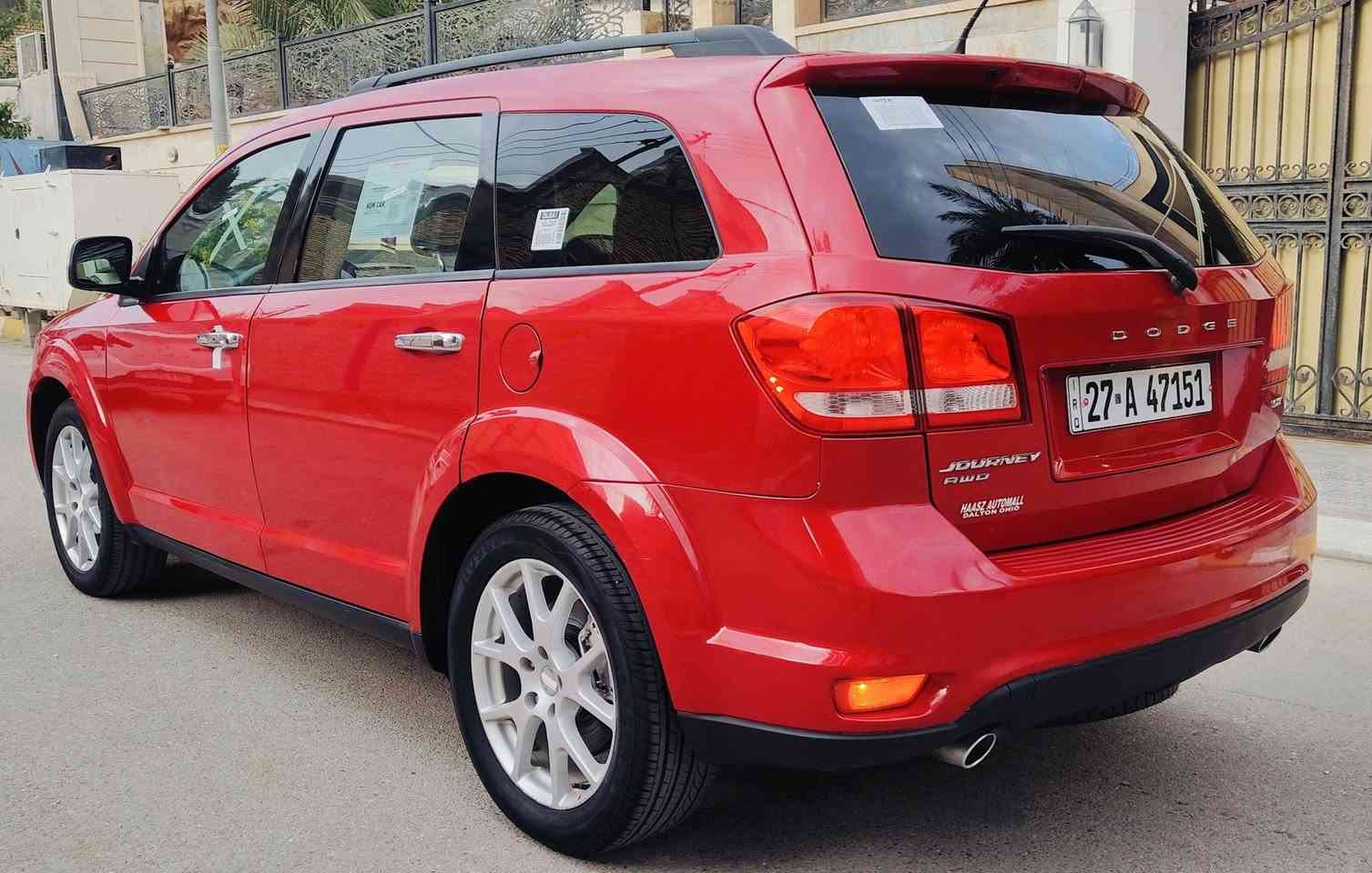 السلام عليكم دوج جورني موديل 15رقم ذي قار بسمي مشروع وطني هزه وسنويه جدد تحويل مباشر حادث خفيف  تبديل جاملغ امامي وصبغ مقدمه باب السايق فقط بدون ضرر داخلي  محرك وكير 6سلندر 3600مامفتوحه شرط الفحص  سياره جديده استخدام شخصي ماشيه 90ميل مواصفاتSXT شاشه وكامره دواره تحكمات جهتين 3قطع تبريد 7راكب ويل كب عنكبوت  سستم نيكل ستيل حساسات  بصمه ابواب بصمه تشغيل داخل لونين  سياره جاهزه عل اخر حبايه تخم تاير تبريد ثلج حداديه خلفي امامي 100/100 السعر 130وبيه مجال للشراي  تفاصيل اكثر اتصل *********** مكان السياره ناصريه حي التضحيه قر مركز شرطه الفداء
