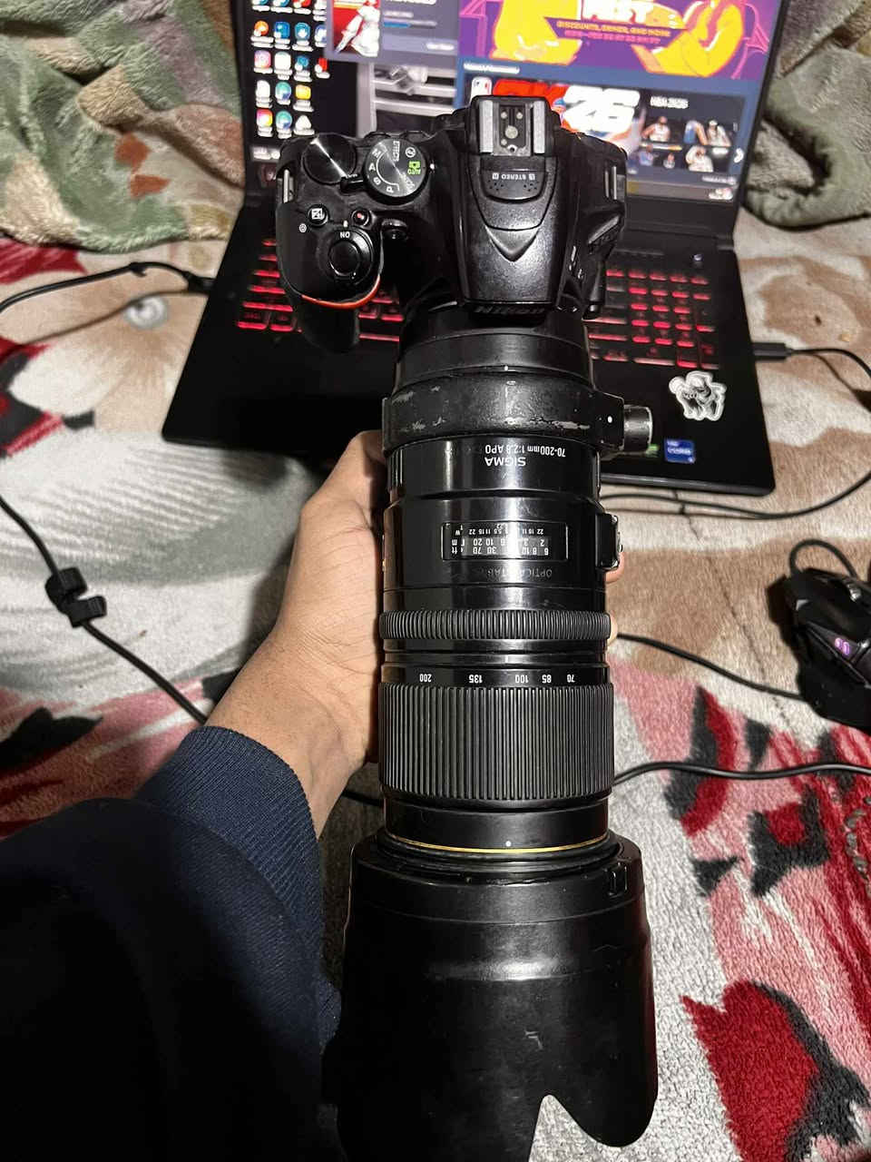 نيكون 3200d
مع عدسة 200-70 فتحة 2.8 
الي يريد فقط عدسه او كامله متوفره ملحقات 🤍.


**إذا كنت صاحب هذا الإعلان وتريد حذفه لأي سبب، رجاءا أرسل رسالة إلى الدعم الفني**