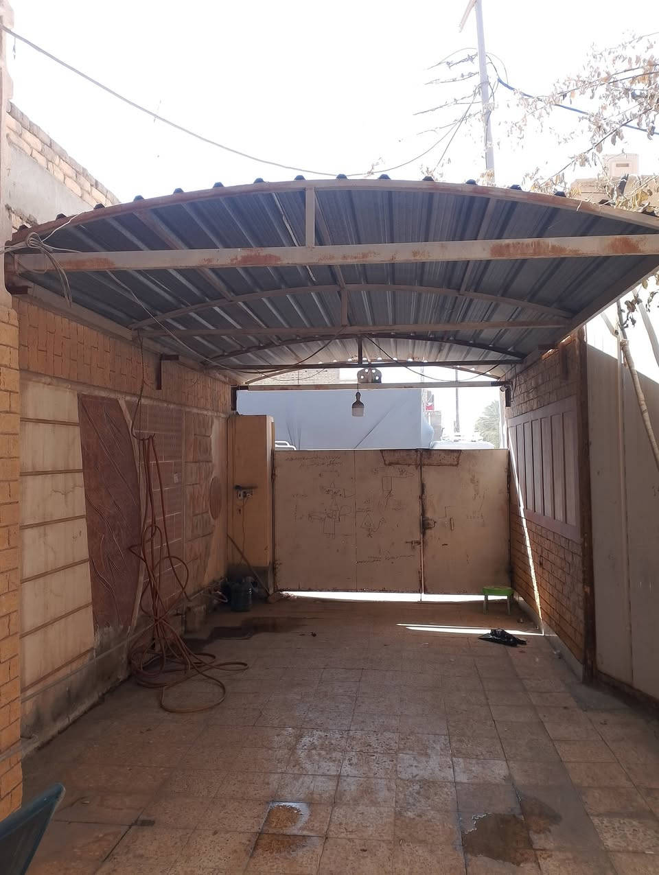 سقيفة طارمه للبيع 6متر في 3ونص قرب المدينه المائية 
***********
