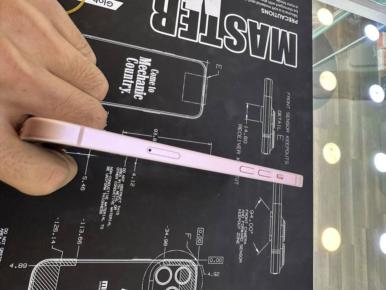iPhone 15 plus
الذاكره                          128gb 

اللون                           وردي 🩷

نموذج الجهاز                   M 

بطاريه الجهاز                87‎%‎

الجهاز جداً نضيف وواضح بالصور ممفتوح ومداخل صيانه بيه ضمان استبدال في حال وجود خلل بالجهاز 

 

السعر 790 الف 

العنوان.  العامرية شارع المنضمه ركن شارع محطه الغاز 

للتواصل واتساب 

***********

