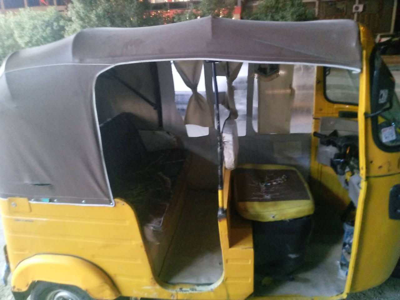 اسلام عليكم تكتك البيع موديل 19داخله بل 20 مرقم اصولي رقم واسط  تحويل ثاني يوم مكينه خير من الله لا تنقيص ولا تبخير المكان الحسينيه السعر 6 الرقم ***********
