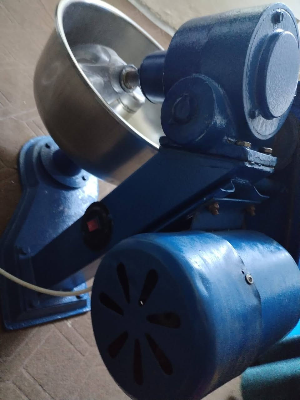 عجانه ١٥كيلو اخت جديده سعر ٣٠٠ رقم الهاتف *********** العنوان بغداد حي العامل
