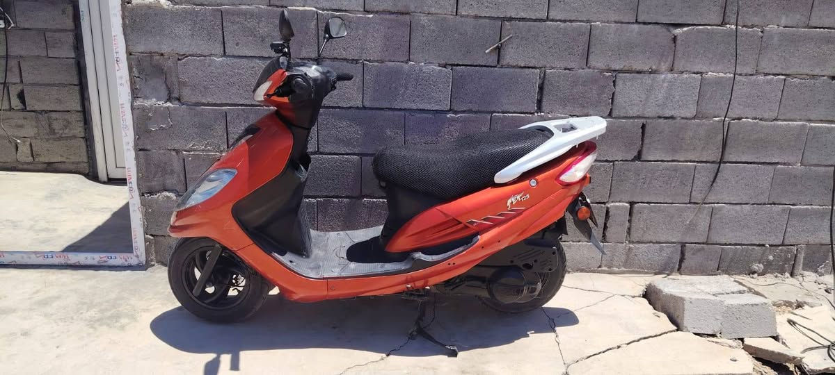 السلام عليكم شباب للبيع ماطور سايم مسجل بسمي ماطور جديد مابي كل نقص سعر مليون وبي مجال.. يرهم مراوس.. رقم ***********
