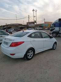 : اكسنت خليجي موديل ٢٠١٢ بيه صبغ بنيد وجاملغ بدون دواخل والجاملغ الخلف...