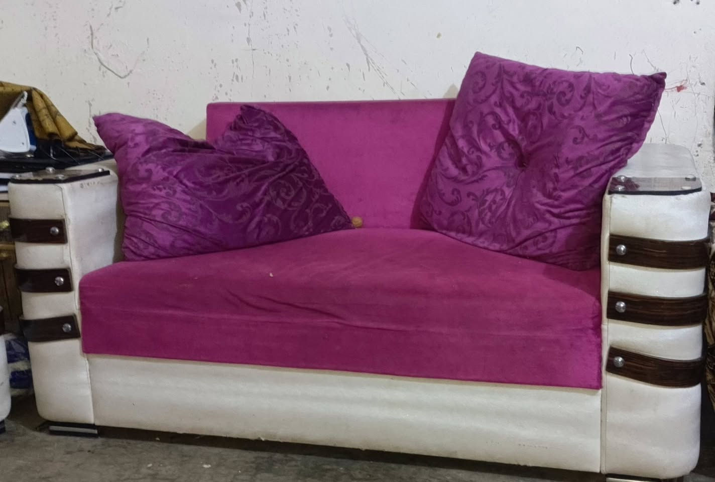 السلام عليكم 
قنفات للبيع #مستعمل 
#السعر 95 وبيهه مجال 
للاستفسار 
***********
غير متواجد ع الفيس فقط اتصال
