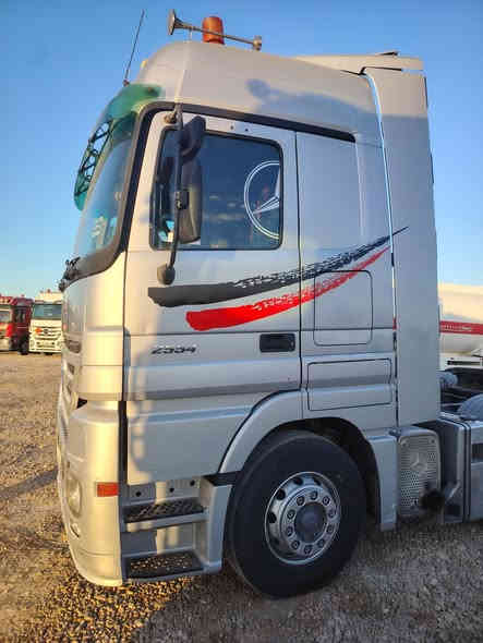 لبيع كتروس موديل 2005 حجم 2554 رقم ط بدون تحويل بس وكاله مربوطة عربانه فلات سيار مكفوله مكان انبار ٥كيلو شراع *********** سعر 270
