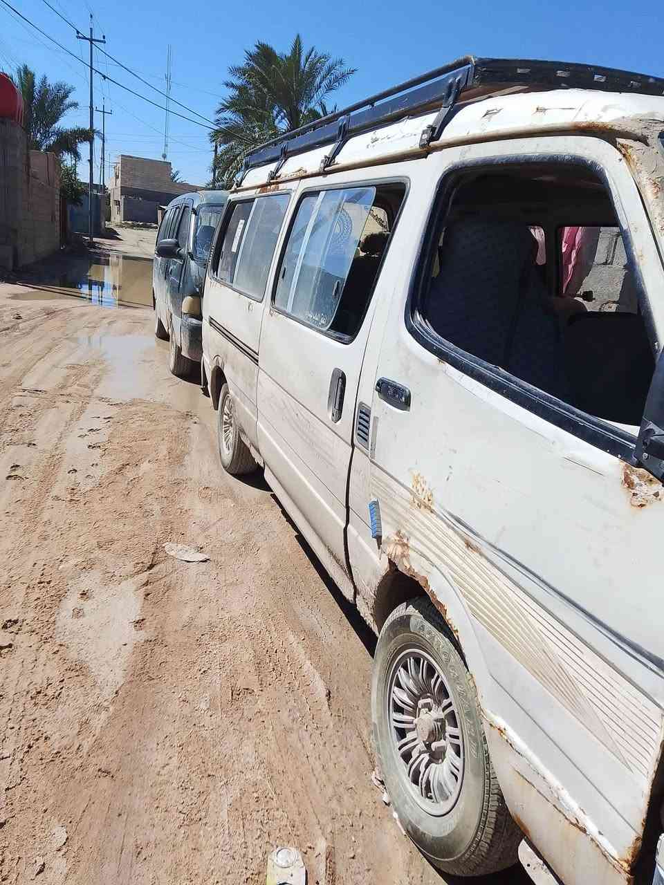 السلام عليكم سياره فتون موديل 2009للبيع 
رقمها احمر بصرة مكينه وكير ونجي  راعيه موجود يمي 
***********اتصل وبخدمتك
