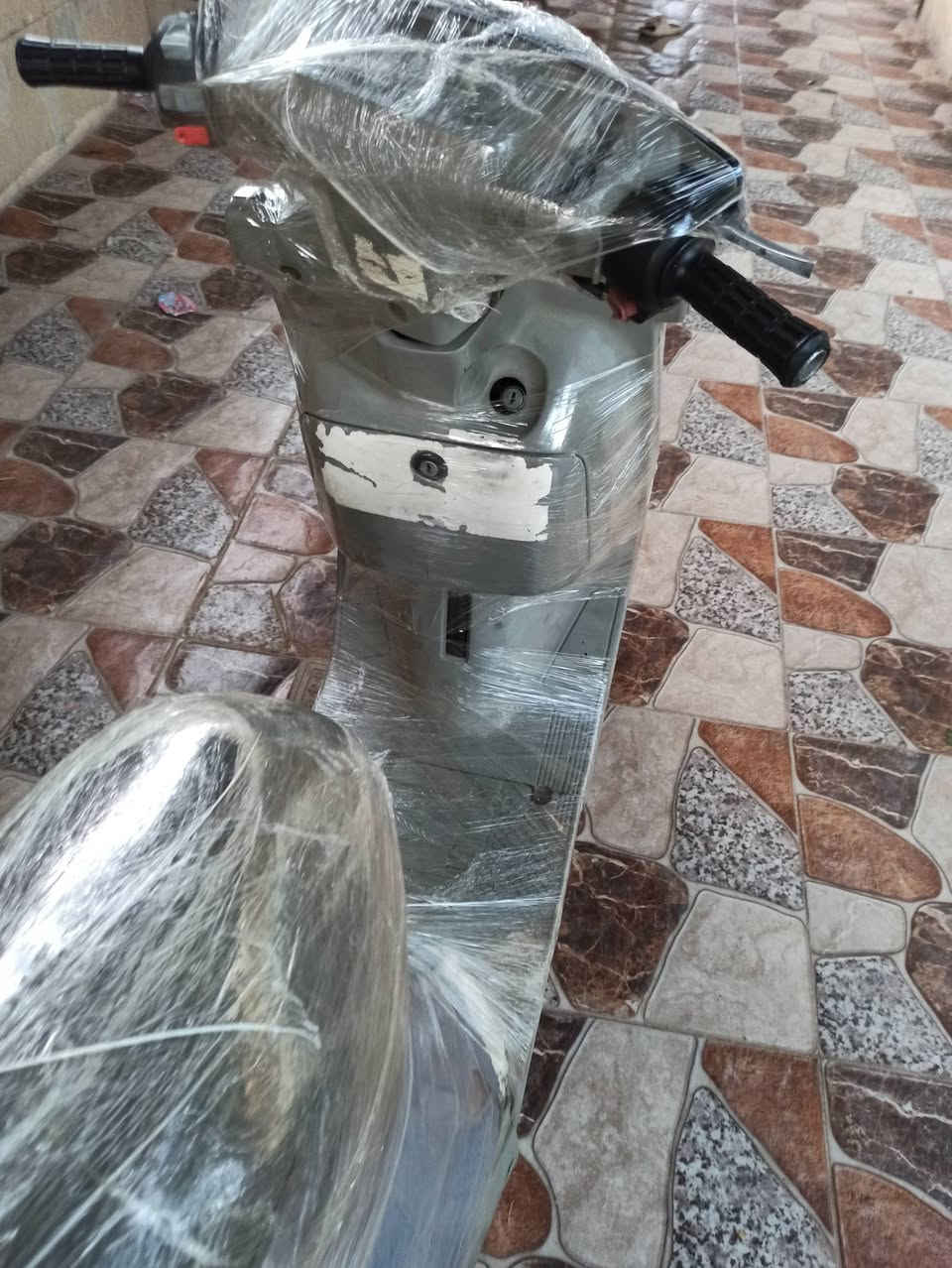 السلام عليكم 
ماطور ياماها للبيع 
كل عيب مابيه ع البلادي 
كهربائيات شغال فقط باتري ميت 
هندر نكرة وحدة يشتغل 
مكاني كركوك دوميز سعر 300 وبيه مجال الشراي يجي ع هل رقم *********** مو شراي لاتجي  شري تعال افحص و اخذ
