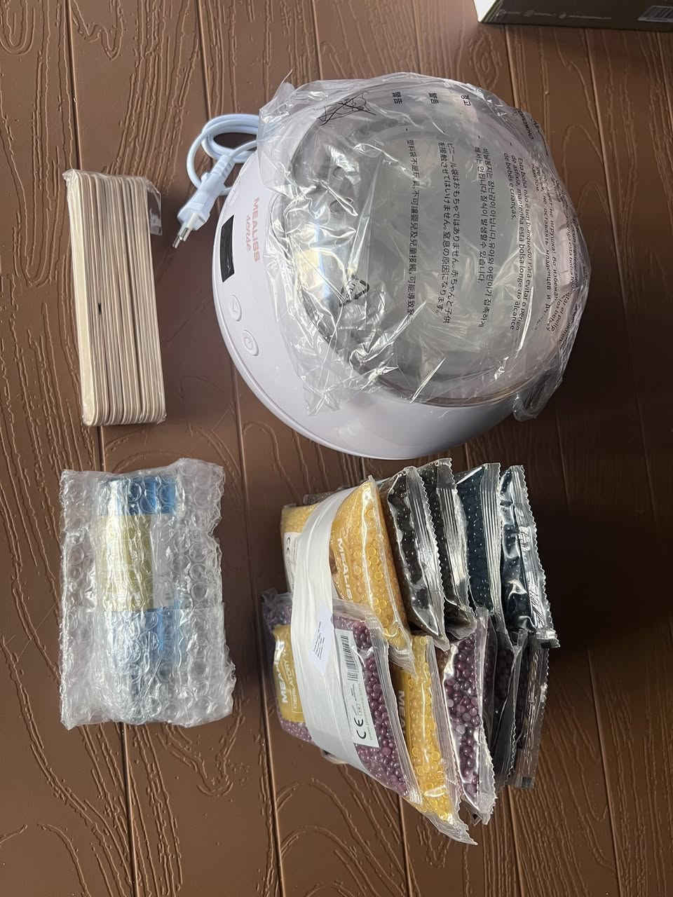 سلام عليكم جهاز تسخين شمع جديد مع 10اكياس شمع حط سعر بما يرضي الله وبل عافية 
يوجد توصيل 
واتساب ***********
