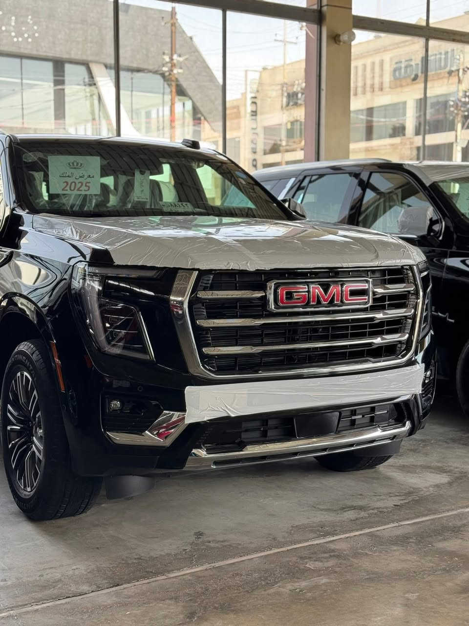 🧿معرض الملك لتجاره السيارات 🧿 

 🔥دخول جديد جي ام سي يوكن SLT الفيشين بلاك ادشن🔥

                 🔥موديل 2025 الاصدار الجديد🔥

🔹النوع : جي ام سي يوكن 
🔹الفئه : SLT الفيشين بلاك دشن الاصدار الجديد 
🔹فول كامل الموصفات   
 🔹موديل :2025
🔹بصمة تشغيل 
🔹تشغيل عن بعد 
🔹عداد الكتروني 
🔹شاشة كبيره 
🔹كامرات عداد 4
🔹ثلاجه 
🔹جلد 
🔹تبريد كشنات 
🔹تدفئه كشنات 
🔹رادارت 360 
🔹كرسي  رجاج
🔥🔥ضمان وكاله المنصور 🔥🔥
باقي الموصفات المعروفه SLT الفيشين 
مرقم كامل بغداد 

         🔥يوجد بيع وشراء وامراوس بجميع السيارات🔥

========================
للاستفسار اكثر عن تفاصيل السيارة يرجى مراسلة صفحتنا على فيس بوك او الاتصال بالمعرض  مباشرة عن طريق الارقام الخاصة بالمعرض :
***********
***********
العنوان 🚙_ بغداد _ النهضه _الفرع الثالث_ فرع المصرف
