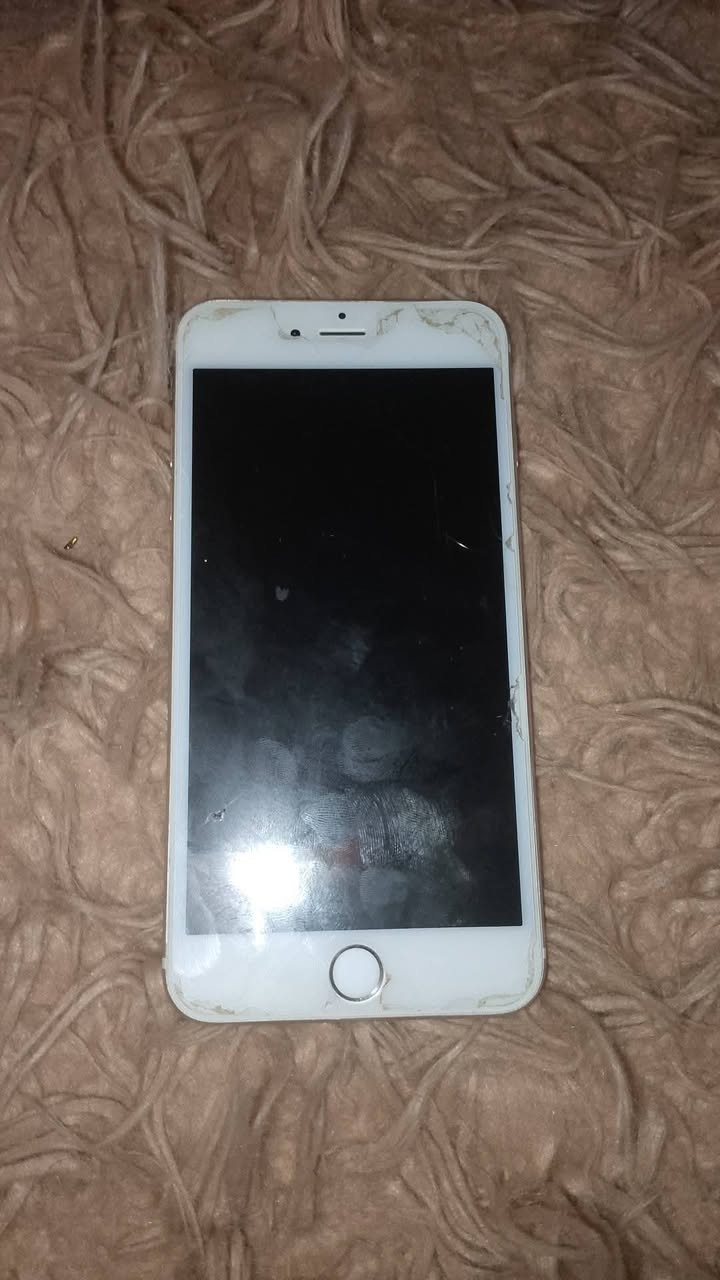 السلام عليكم هذه ايفون 6 بلس لون ذهبي  بس عطلان كارتونته موجوده ب40 وبي مجال للشراي


**إذا كنت صاحب هذا الإعلان وتريد حذفه لأي سبب، رجاءا أرسل رسالة إلى الدعم الفني**