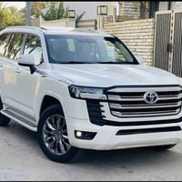 لاندكروز 2022 ساز السلام عليكم   للبيع لاندكروز2022 ساز تطبيق 3شاشات ا...