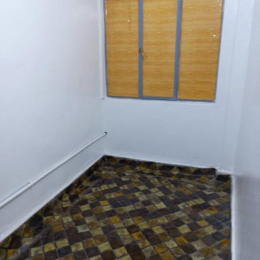 _عقارات مصطفى الحلبوسي_
🔺🔺شقه للايجار قرب مطعم العباسي🔺🔺

-غرفتين 

-مطبخ 

طابق ثاني 

للاستفسار :*********** /واتس اب فق
