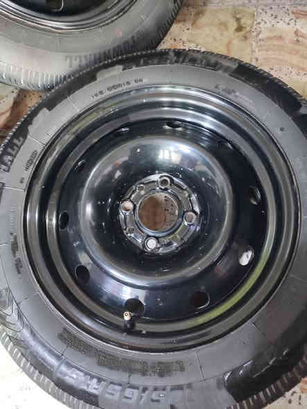 تخم ويل حديد الاصلي حجم 15مصبوغ حراري شرط الفحص بلبلنص لاعواج ولاتصليح جدد يرهم بيجو سمند أو بارص أو 405مع تخم تاير جديد حجم 15.65.185مشدود أقل الشهر بيع او مراوس السعر 200قفل مكاني نجف مكتب الرشيد ***********
