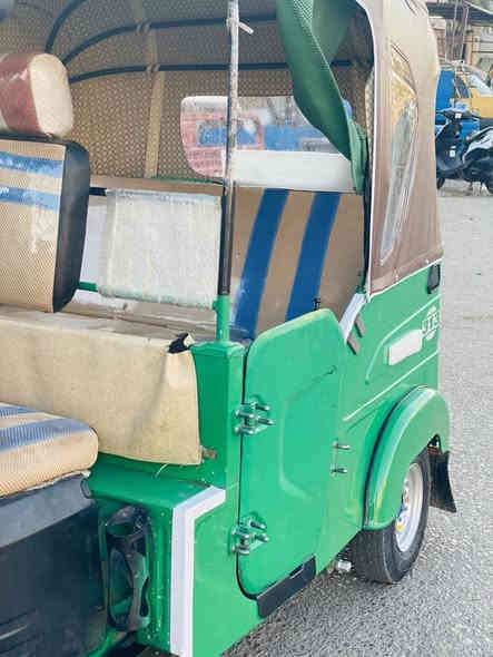 تكتك البيع  21شهر 11رقم زنويه كفاله كشر مكينه مكان المجر الكبيره. سعر. 7800 بي مجال. ***********📞
